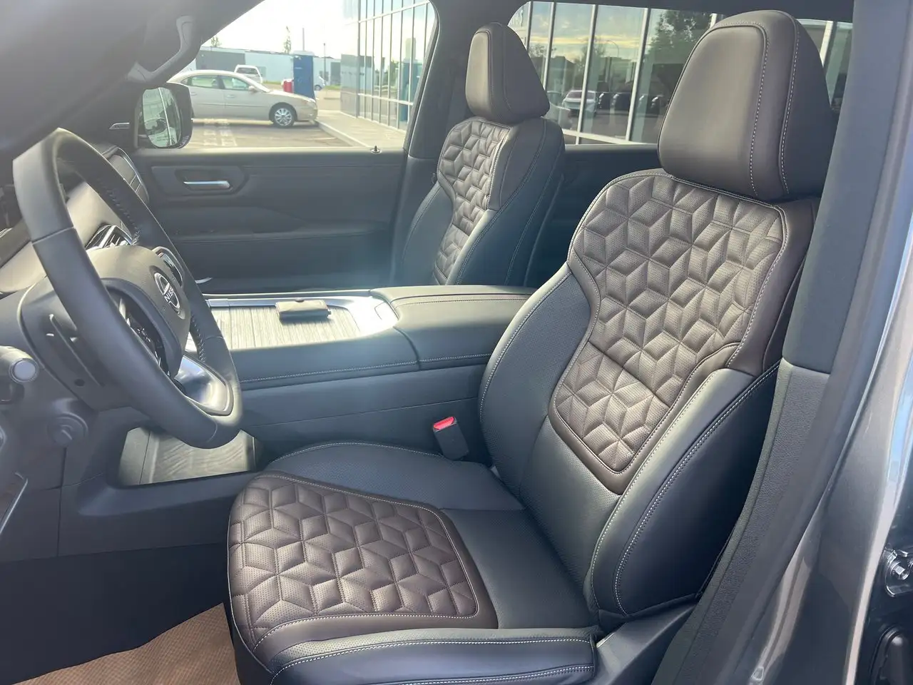 Nissan Armada снимка Nissan Armada