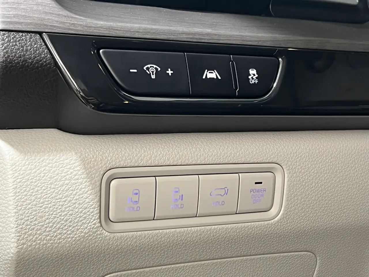 Kia Carnival photo Kia Carnival