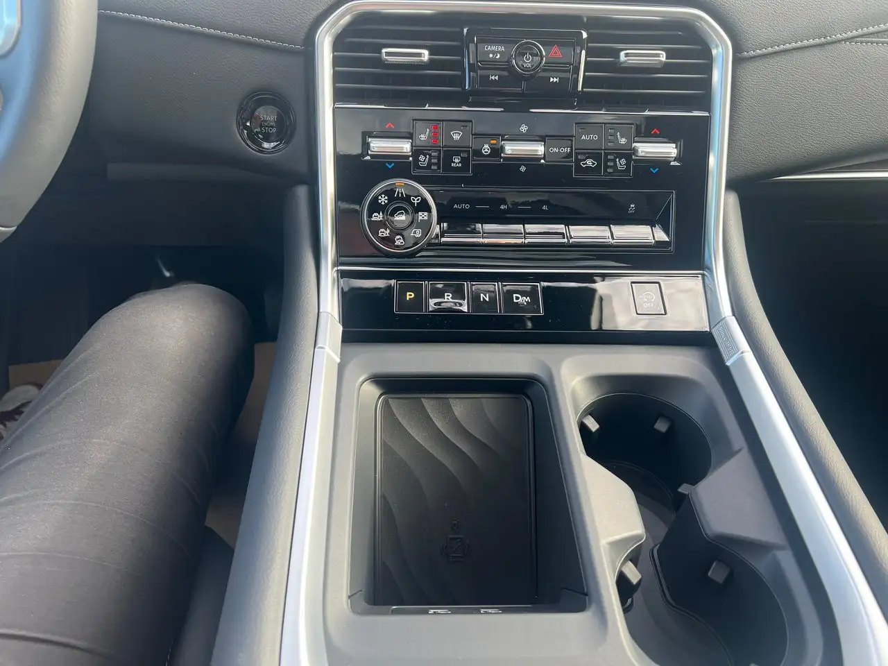 Nissan Armada снимка Nissan Armada