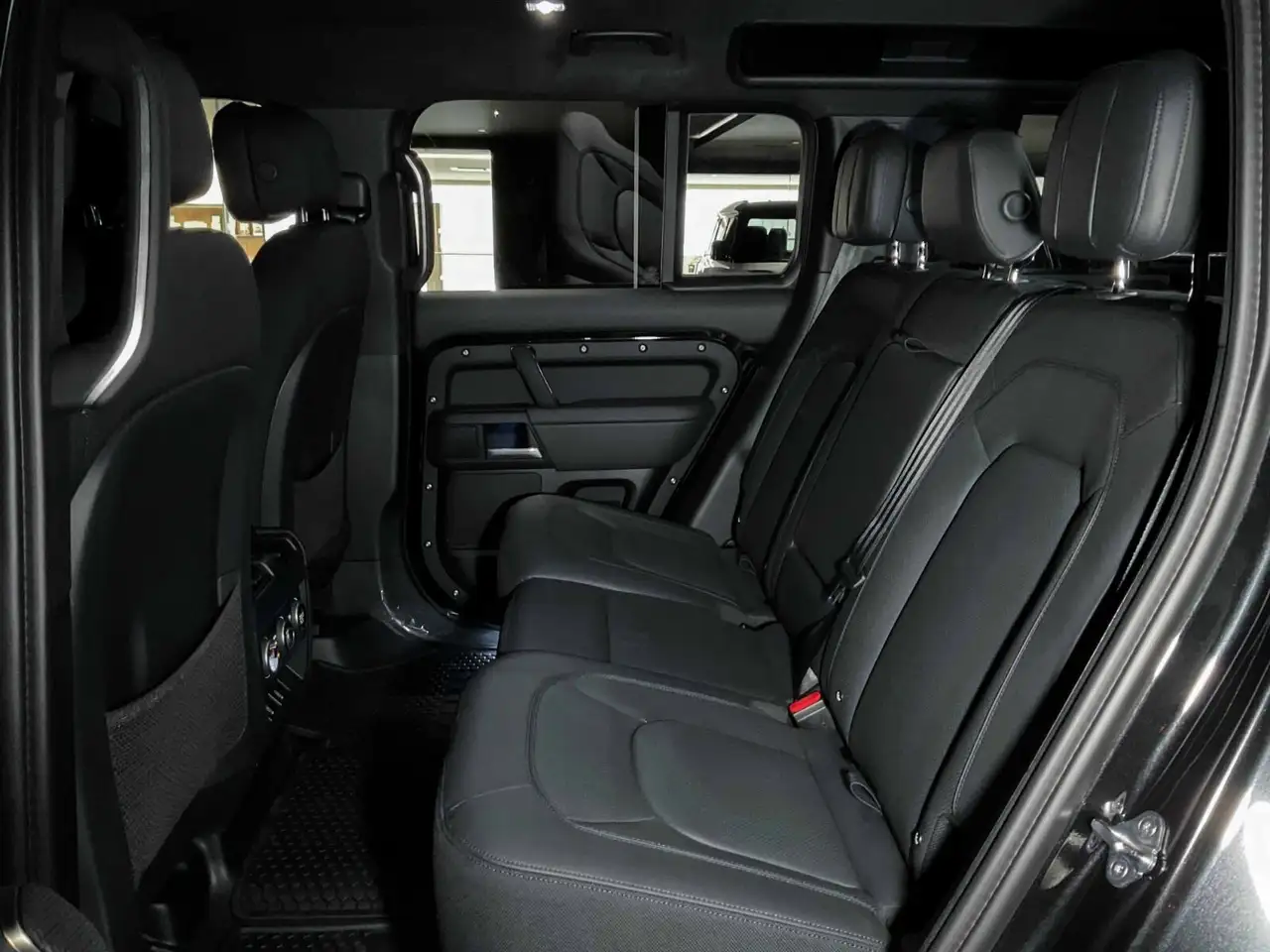 Land Rover Defender снимка Land Rover Defender
