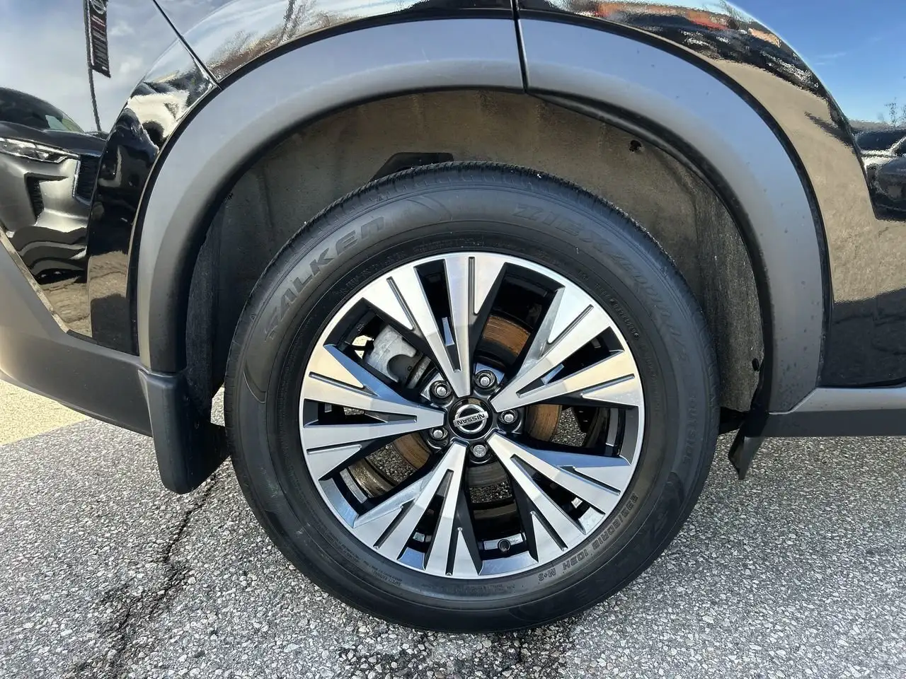 Nissan Rogue снимка Nissan Rogue
