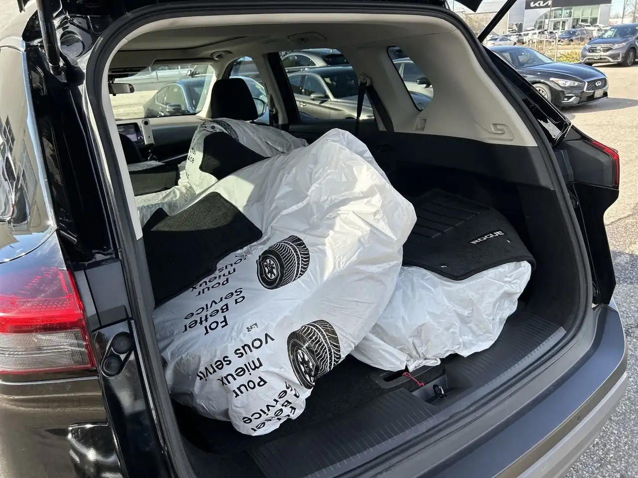 Nissan Rogue снимка Nissan Rogue
