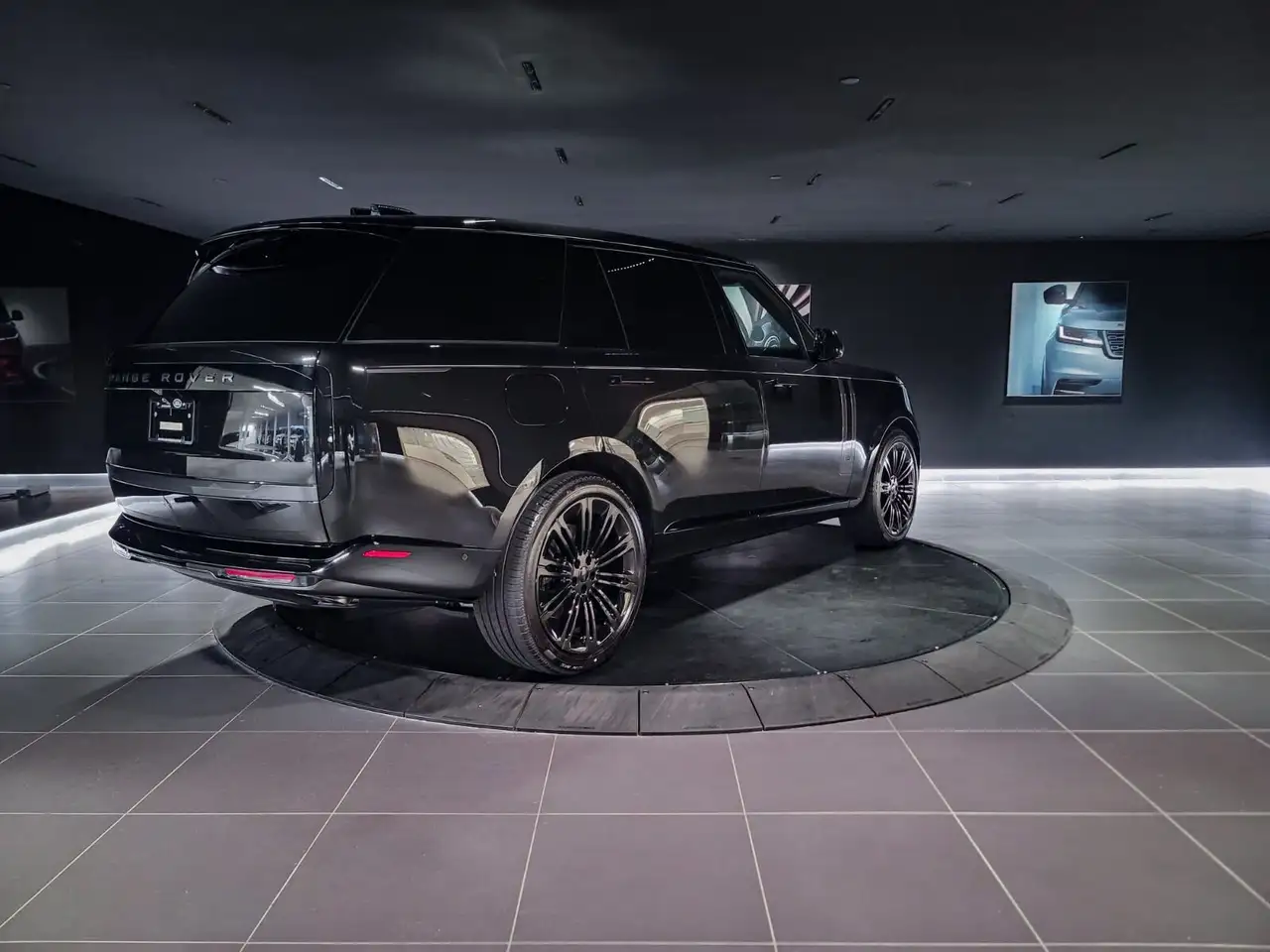 Land Rover Range Rover photo Land Rover Range Rover