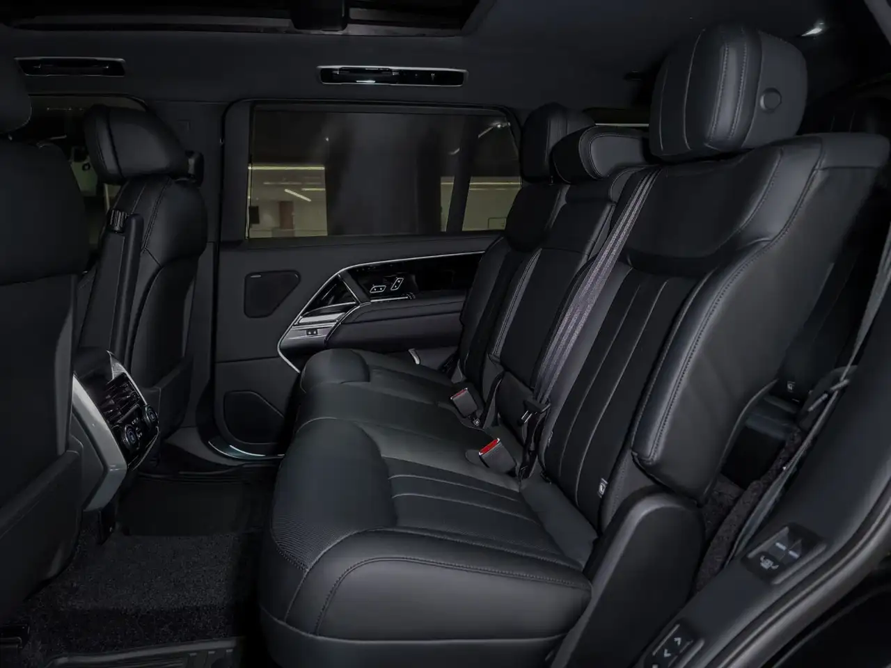 Land Rover Range Rover photo Land Rover Range Rover