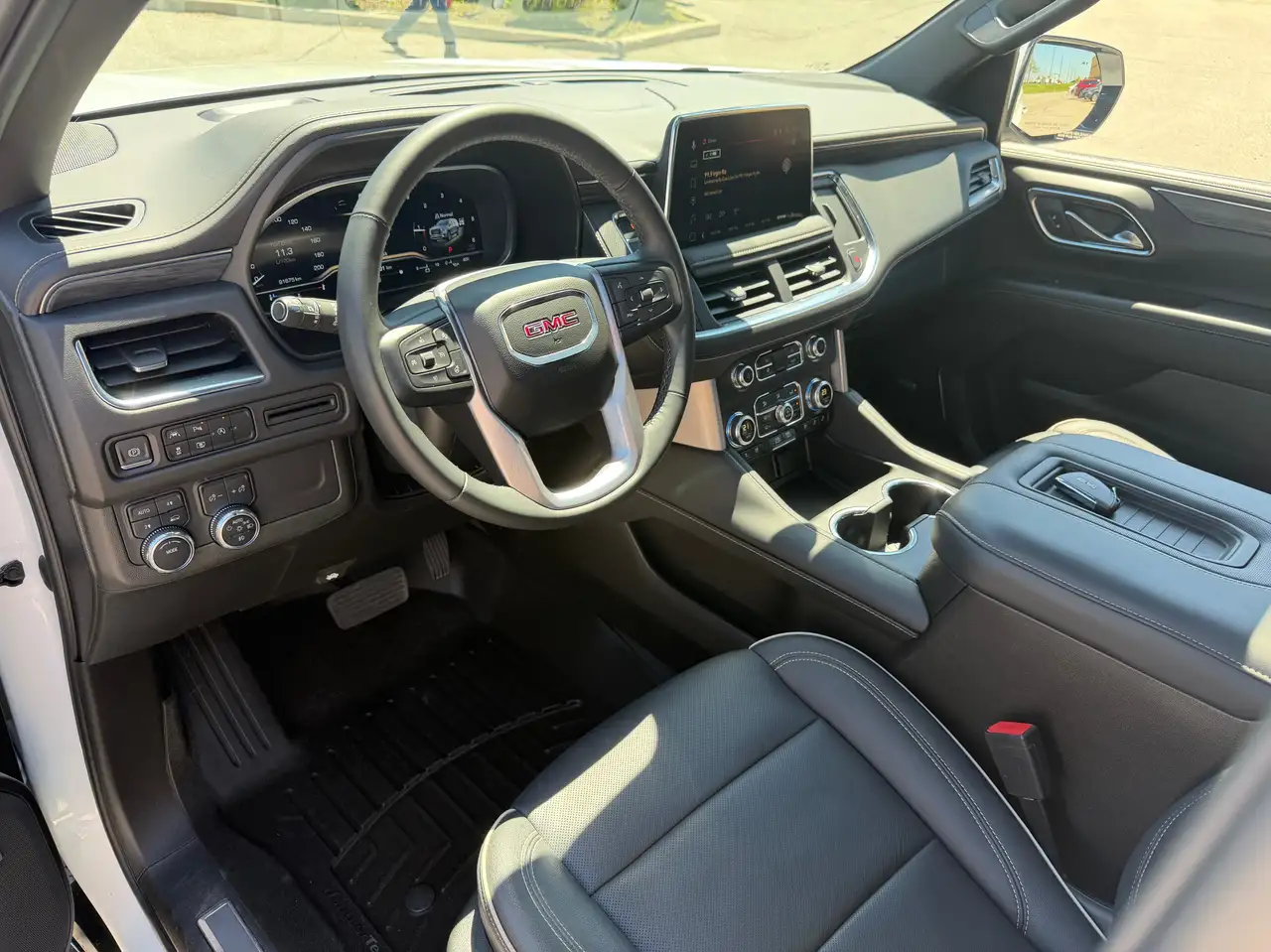 GMC Yukon снимка GMC Yukon