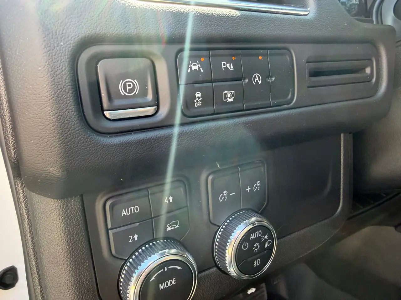 GMC Yukon снимка GMC Yukon