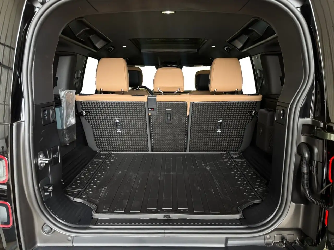 Land Rover Defender photo Land Rover Defender