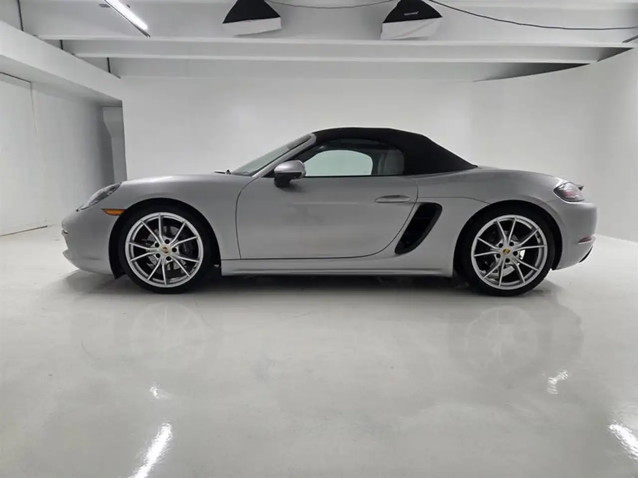 Porsche 718 Boxster снимка Porsche 718 Boxster