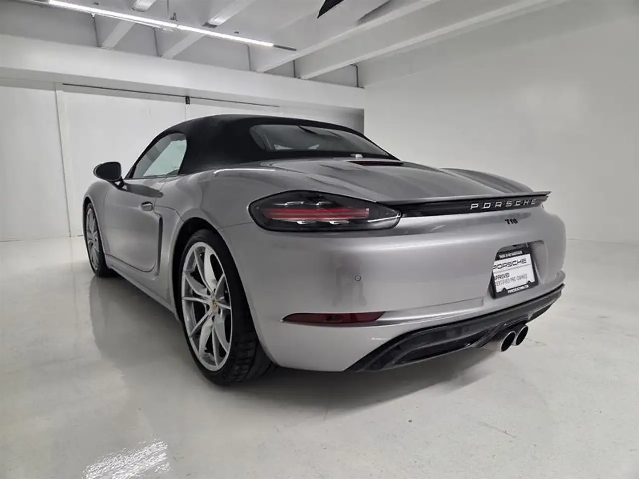 Porsche 718 Boxster снимка Porsche 718 Boxster