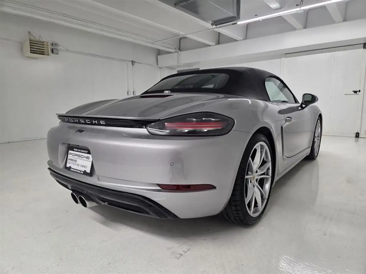 Porsche 718 Boxster снимка Porsche 718 Boxster
