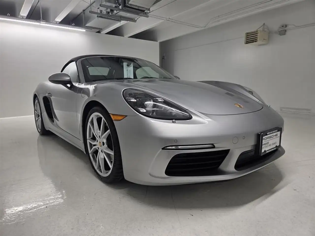 Porsche 718 Boxster снимка Porsche 718 Boxster