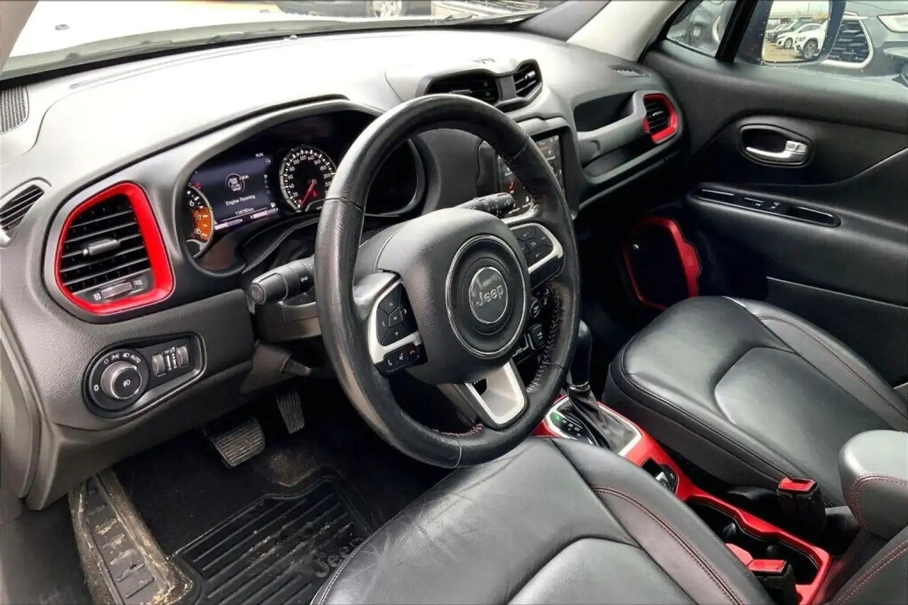 Jeep Renegade снимка Jeep Renegade