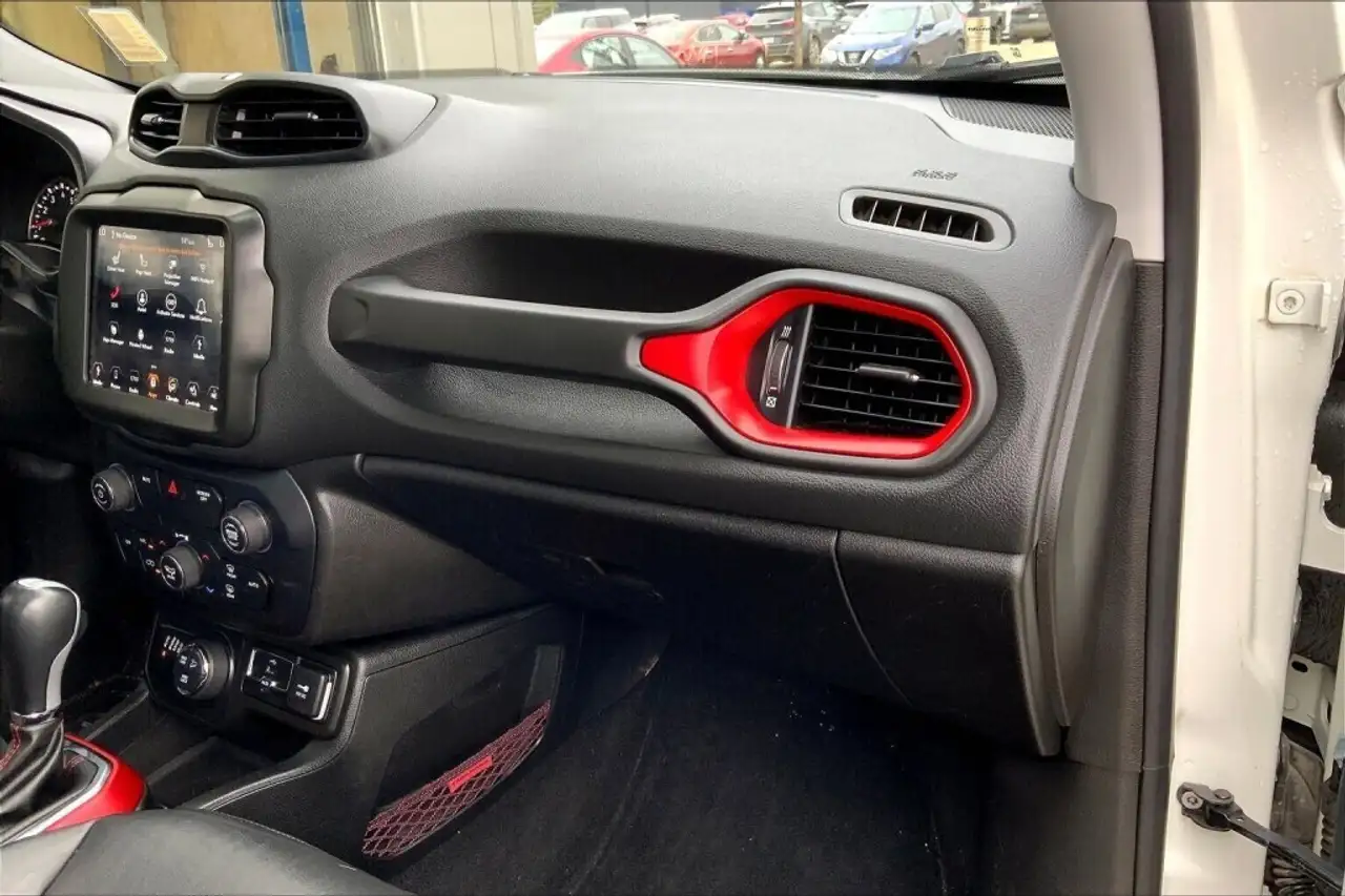 Jeep Renegade снимка Jeep Renegade