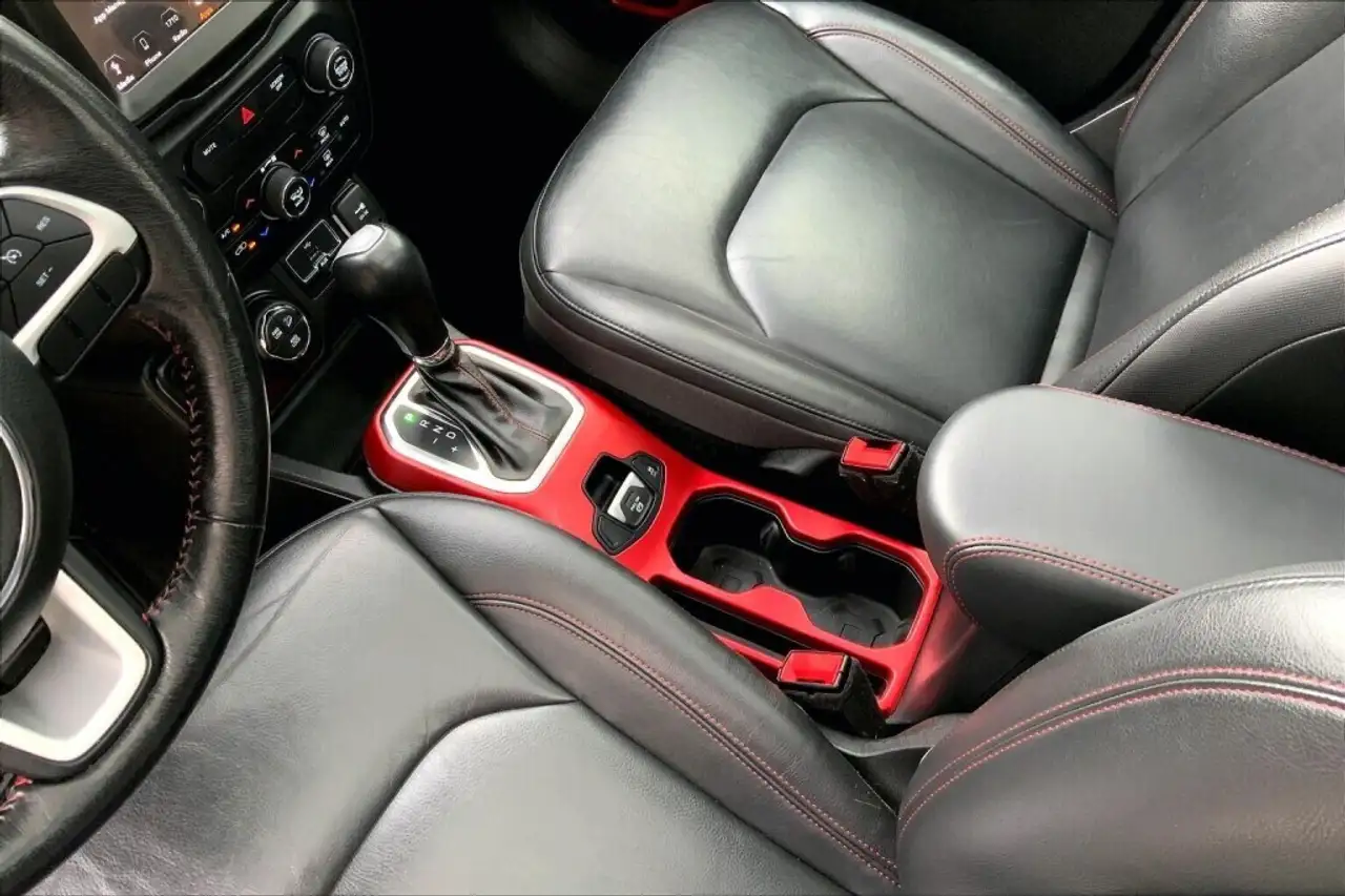 Jeep Renegade снимка Jeep Renegade