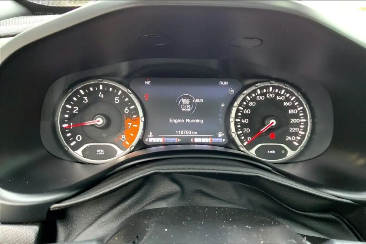 Jeep Renegade снимка Jeep Renegade
