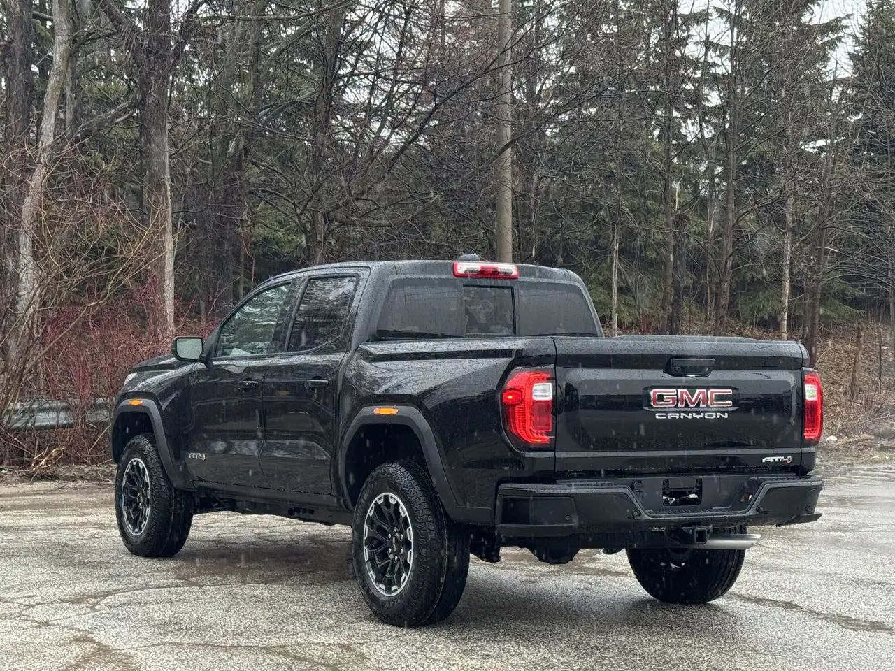 GMC Canyon снимка GMC Canyon