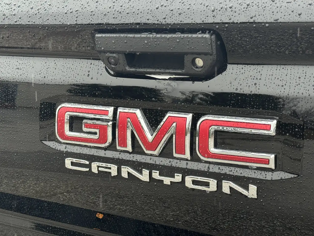 GMC Canyon снимка GMC Canyon
