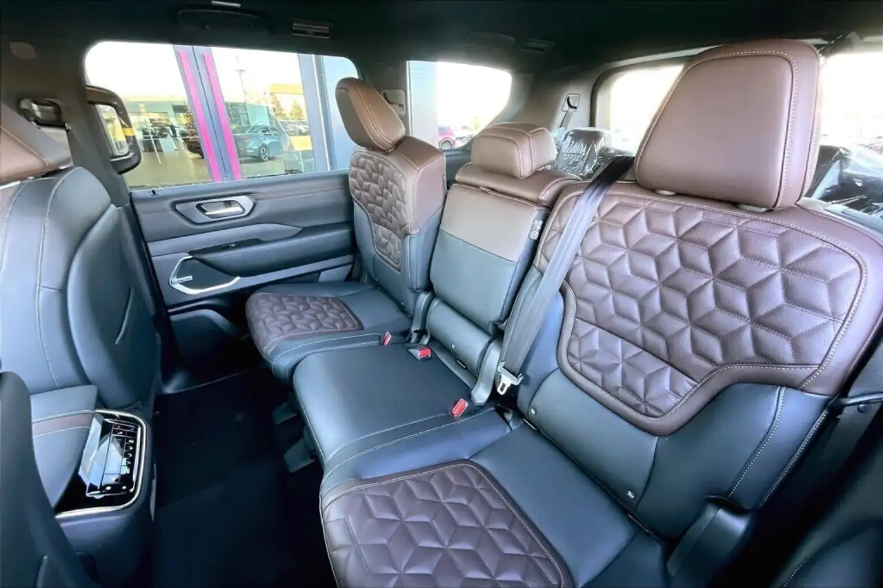Nissan Armada снимка Nissan Armada
