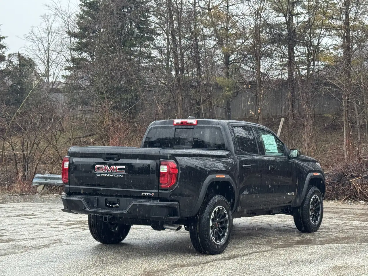 GMC Canyon снимка GMC Canyon