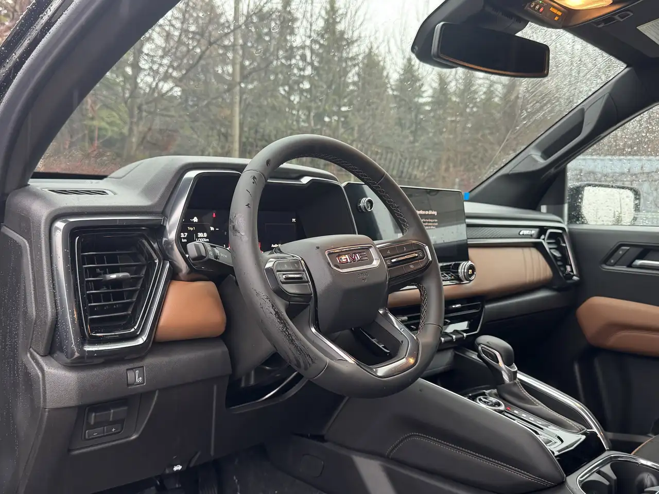 GMC Canyon снимка GMC Canyon