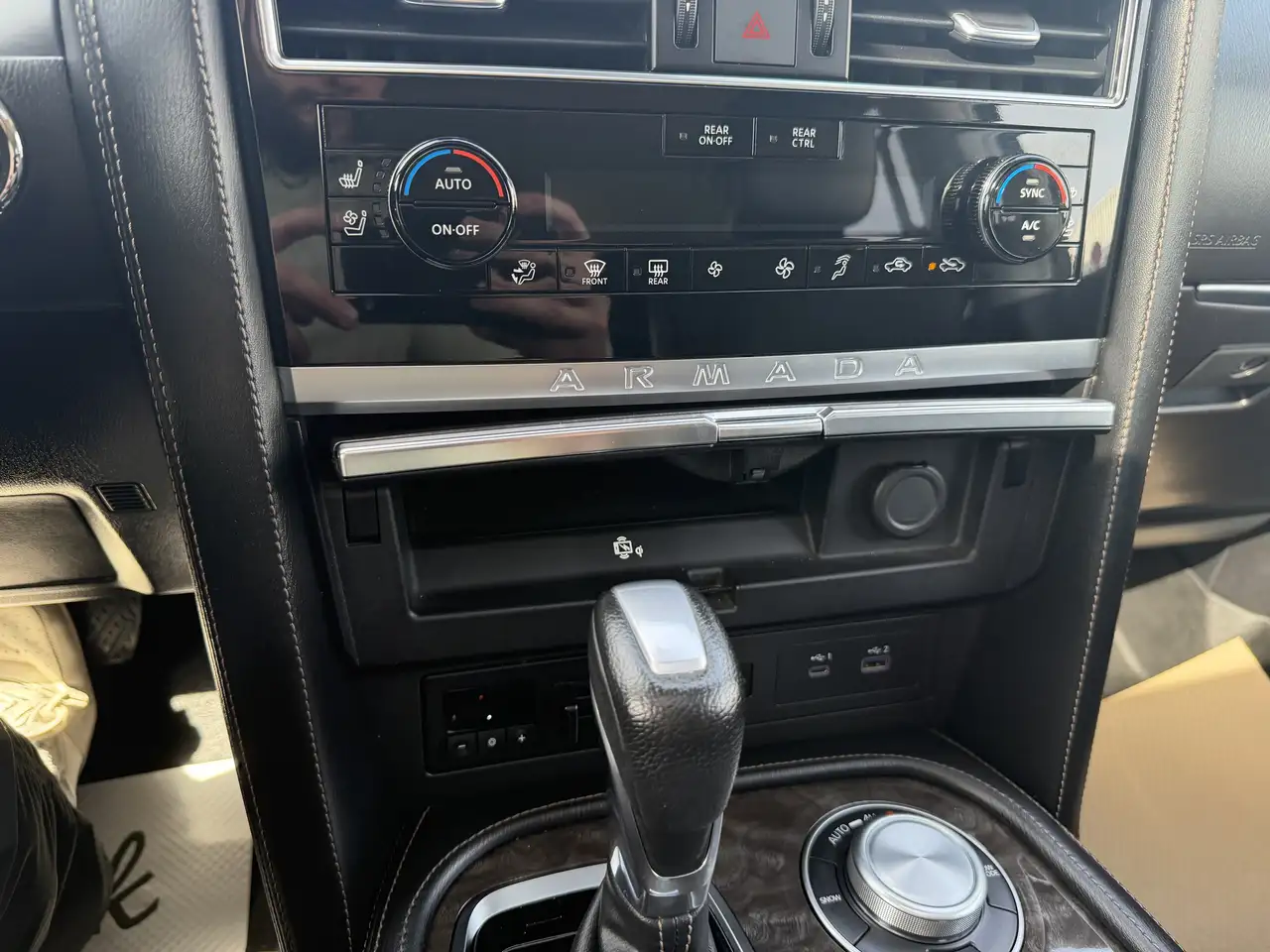 Nissan Armada photo Nissan Armada