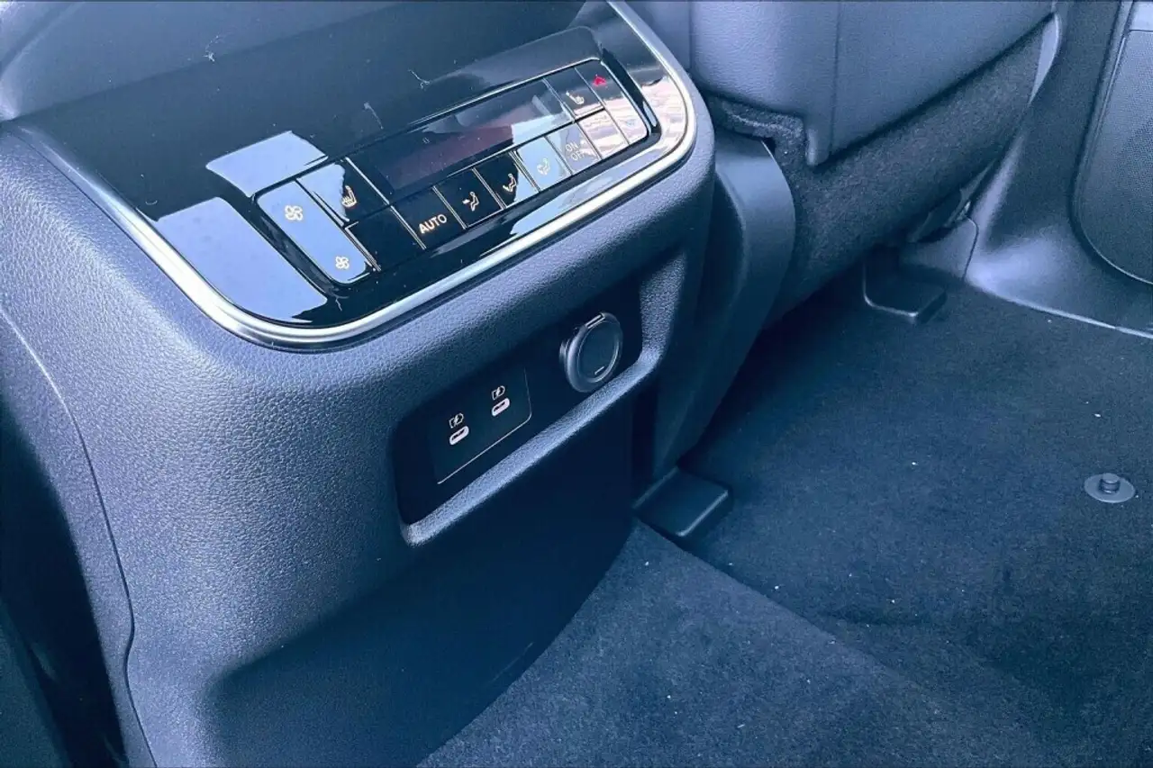 Nissan Armada снимка Nissan Armada