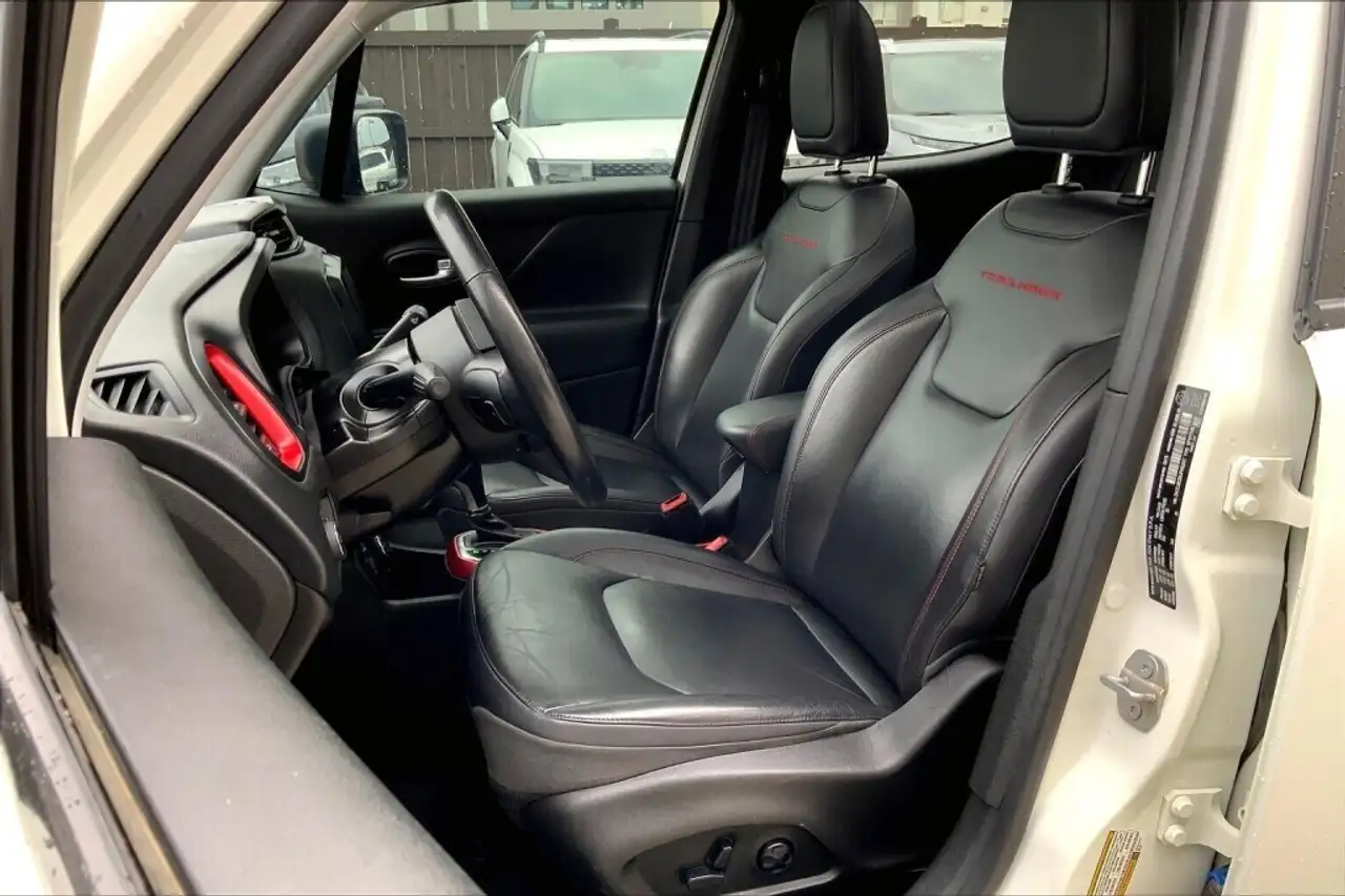 Jeep Renegade снимка Jeep Renegade