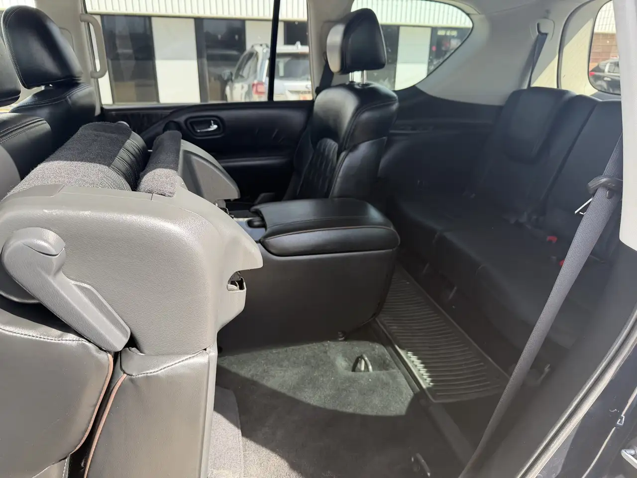 Nissan Armada photo Nissan Armada