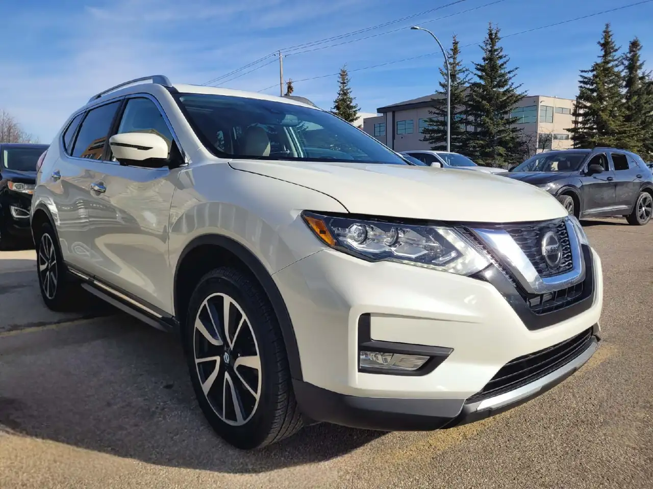 Nissan Rogue снимка Nissan Rogue