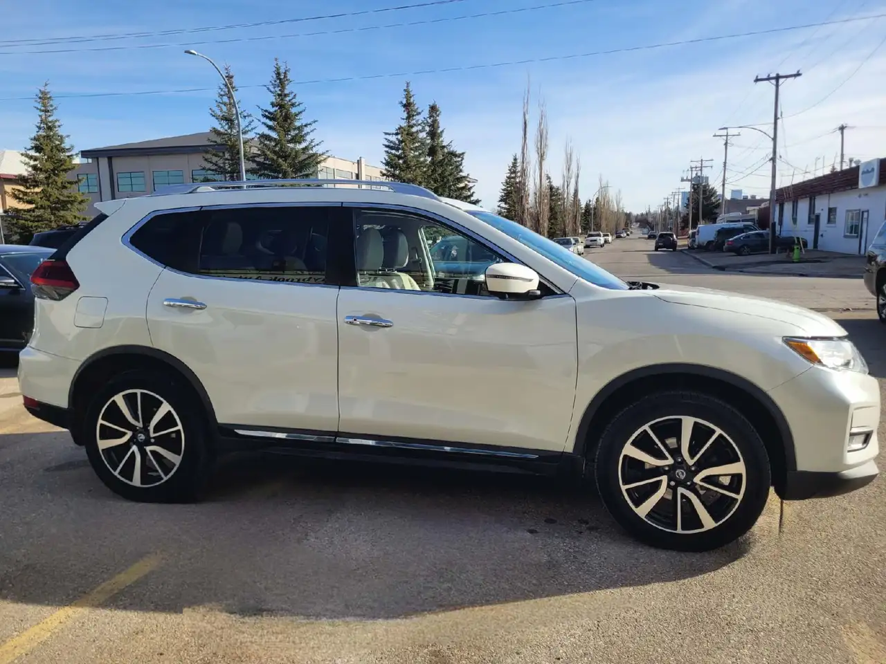 Nissan Rogue снимка Nissan Rogue