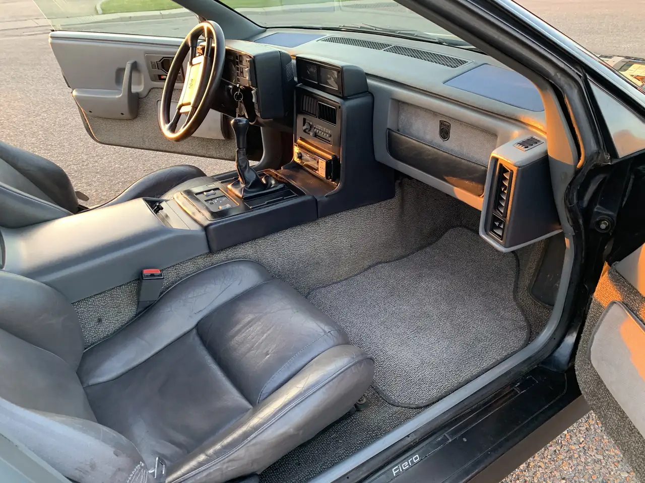 Pontiac Fiero снимка Pontiac Fiero