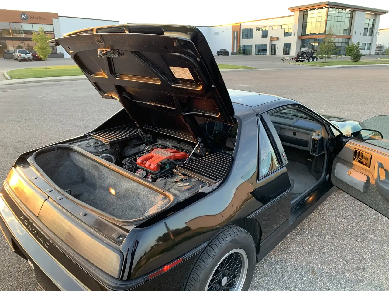 Pontiac Fiero снимка Pontiac Fiero