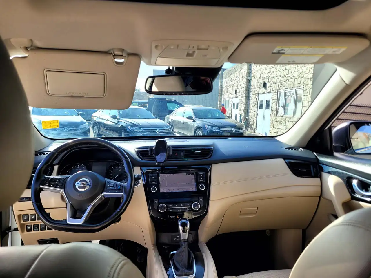 Nissan Rogue снимка Nissan Rogue