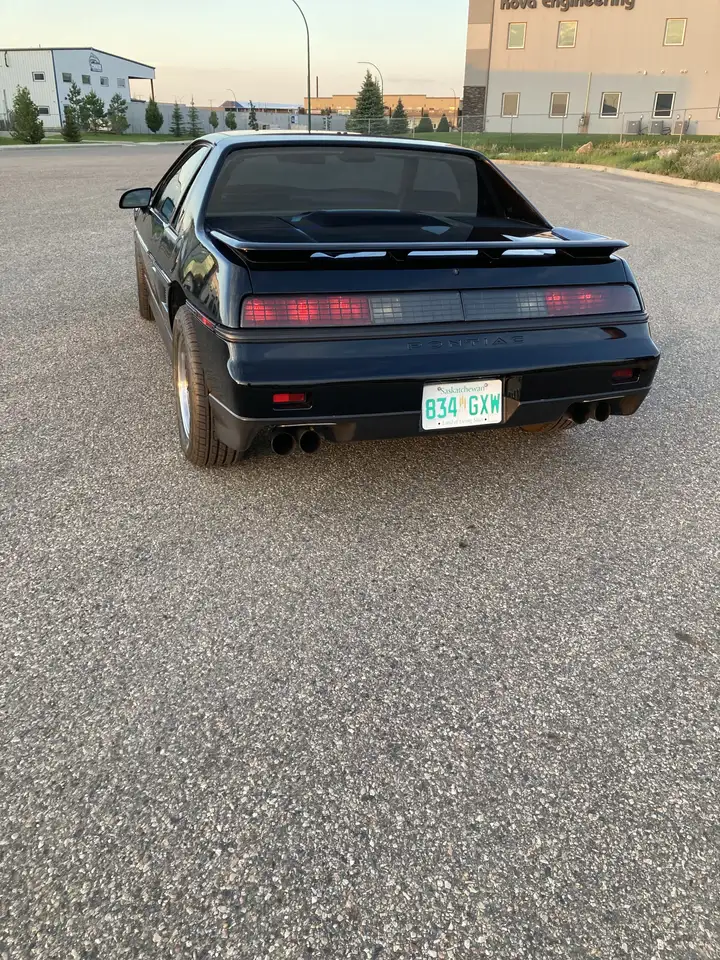 Pontiac Fiero снимка Pontiac Fiero