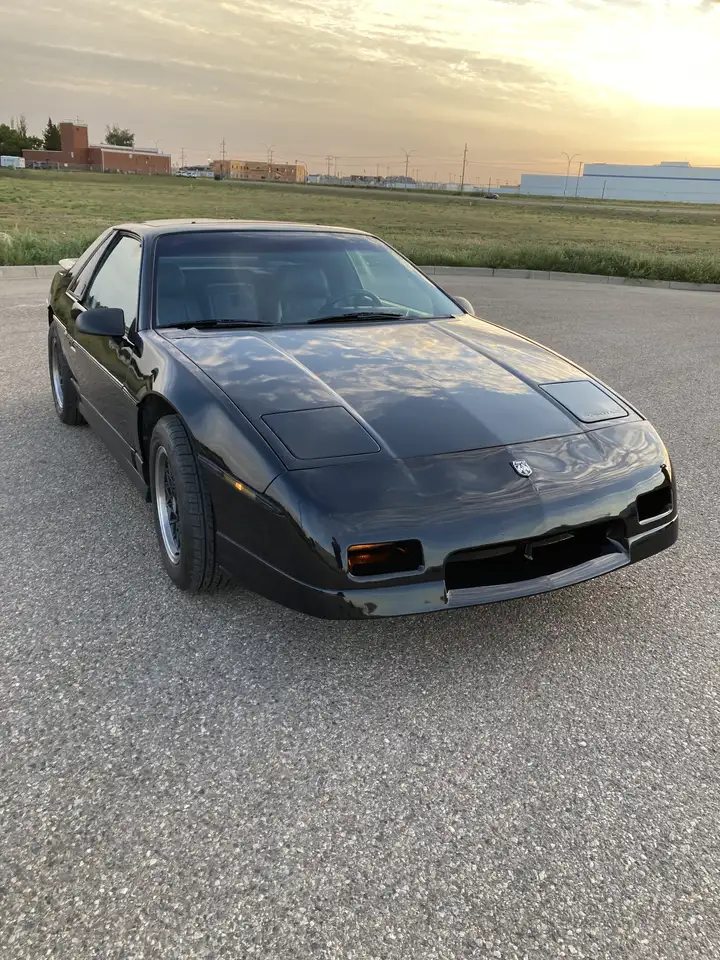 Pontiac Fiero снимка Pontiac Fiero