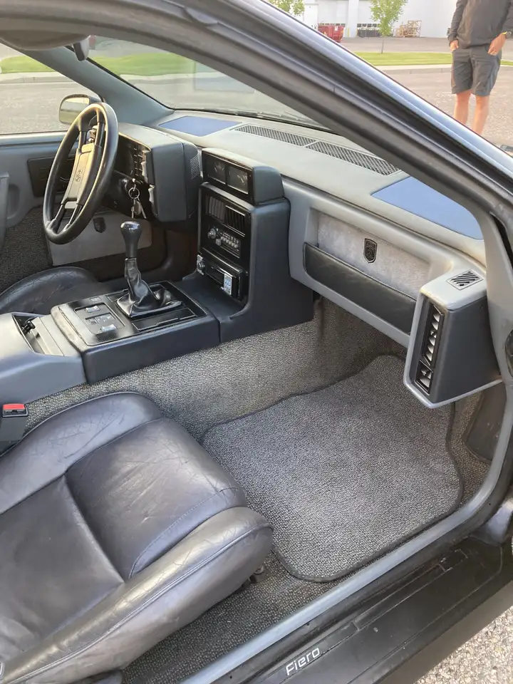 Pontiac Fiero снимка Pontiac Fiero