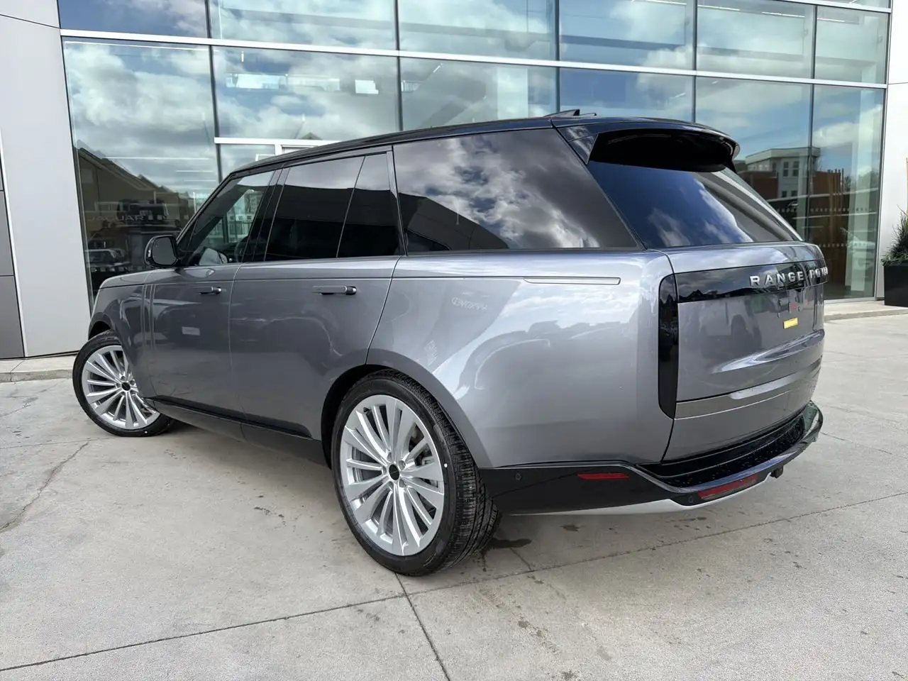 Land Rover Range Rover photo Land Rover Range Rover