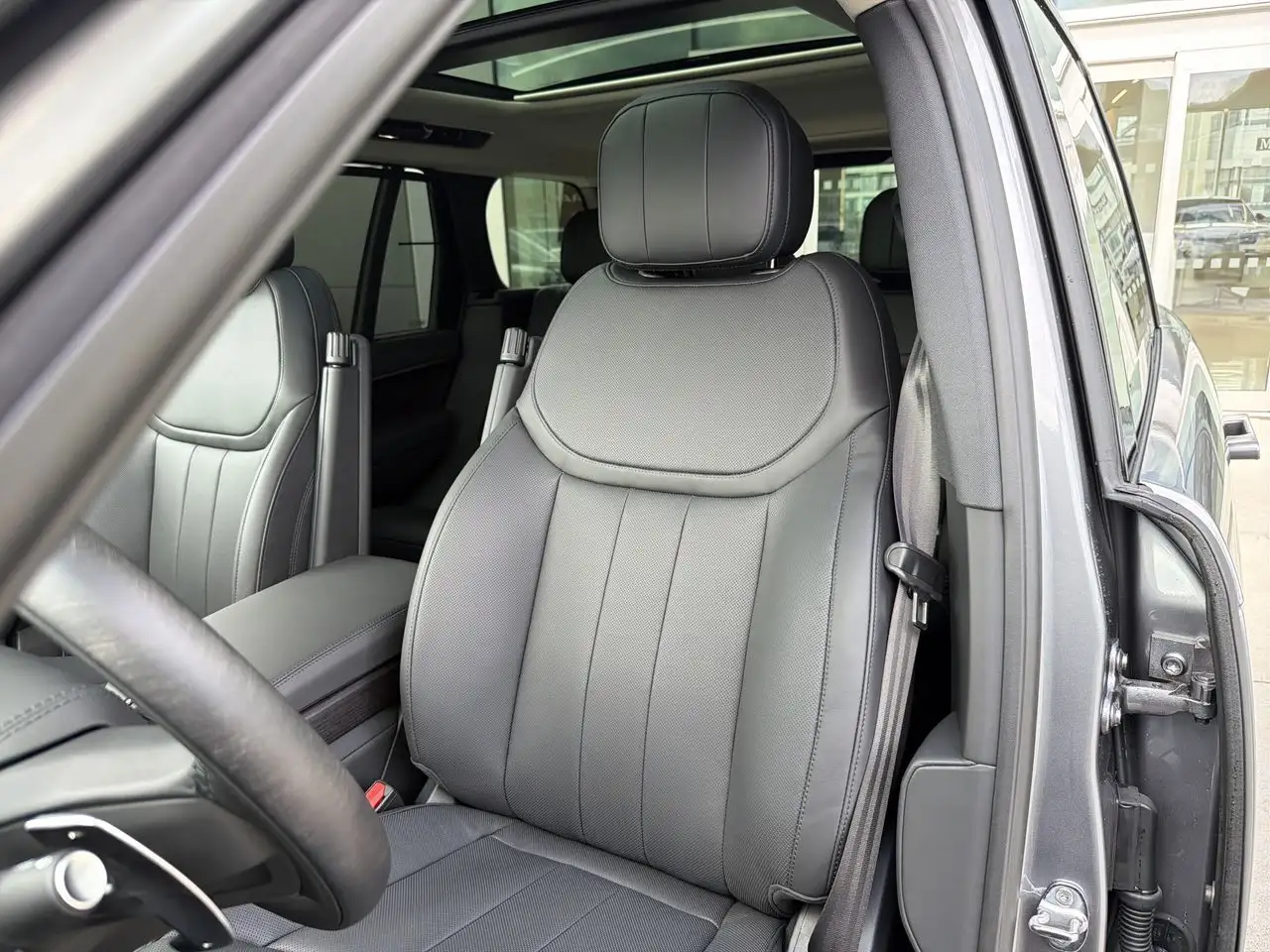 Land Rover Range Rover photo Land Rover Range Rover