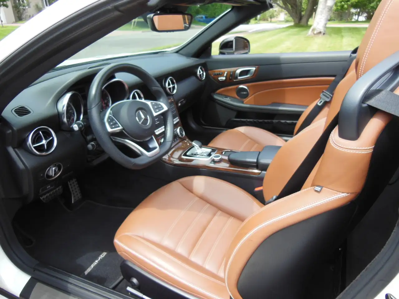 Mercedes-Benz SLC снимка Mercedes-Benz SLC