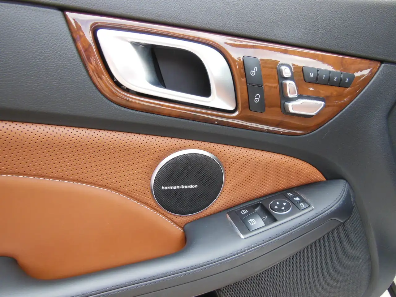 Mercedes-Benz SLC снимка Mercedes-Benz SLC