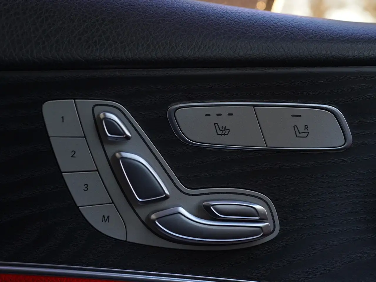 Mercedes-Benz E-Class photo Mercedes-Benz E-Class