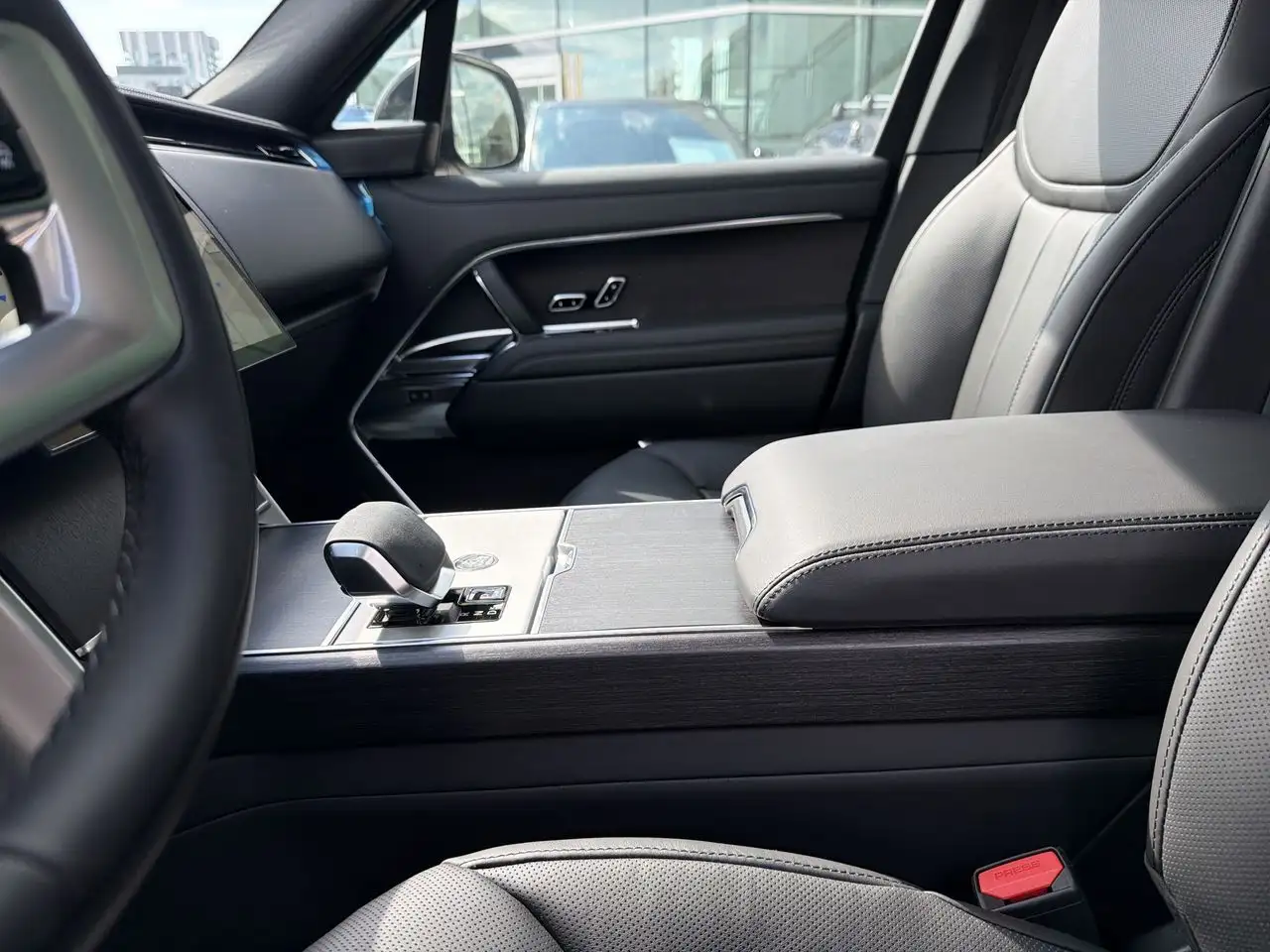 Land Rover Range Rover photo Land Rover Range Rover