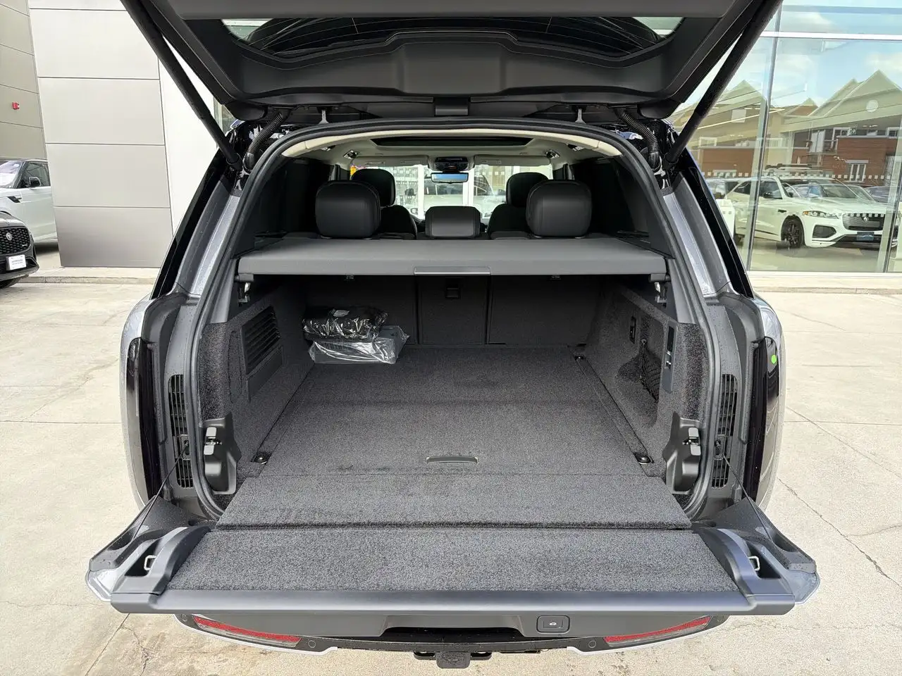 Land Rover Range Rover photo Land Rover Range Rover