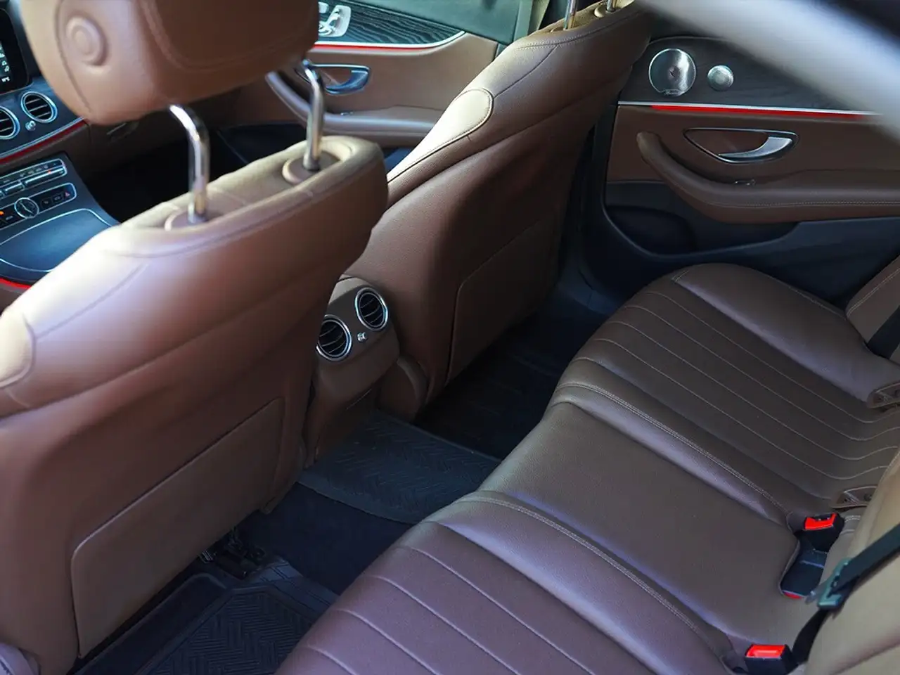 Mercedes-Benz E-Class photo Mercedes-Benz E-Class