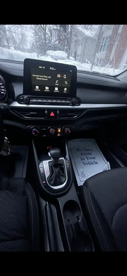 Kia Forte снимка Kia Forte