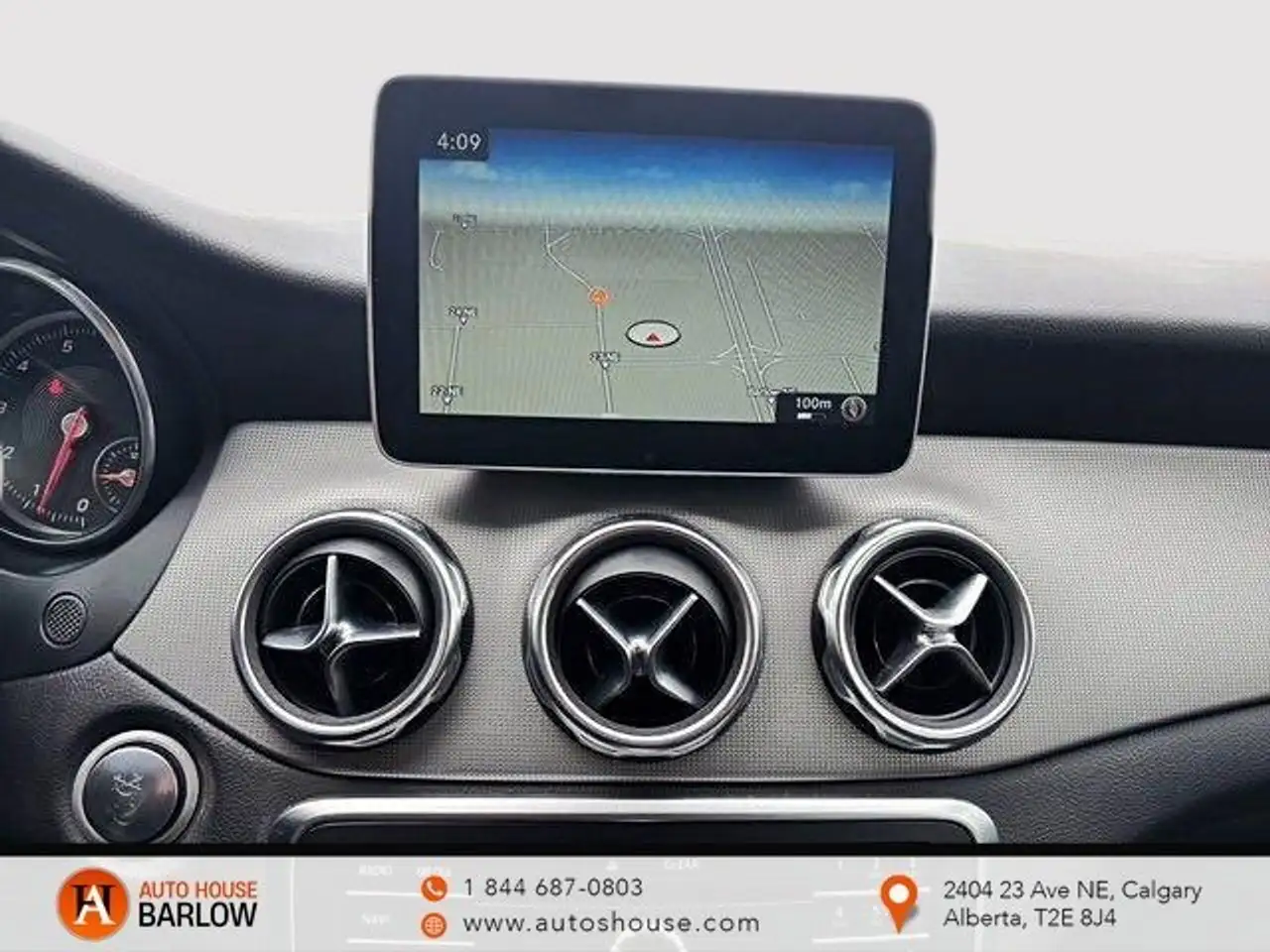 Mercedes-Benz GLA снимка Mercedes-Benz GLA