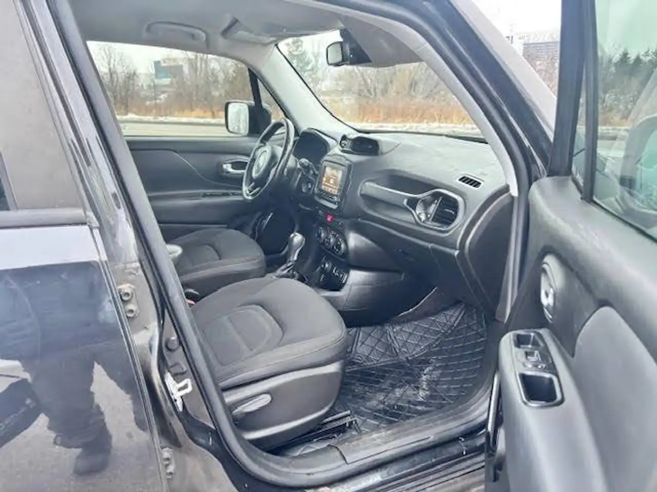 Jeep Renegade снимка Jeep Renegade