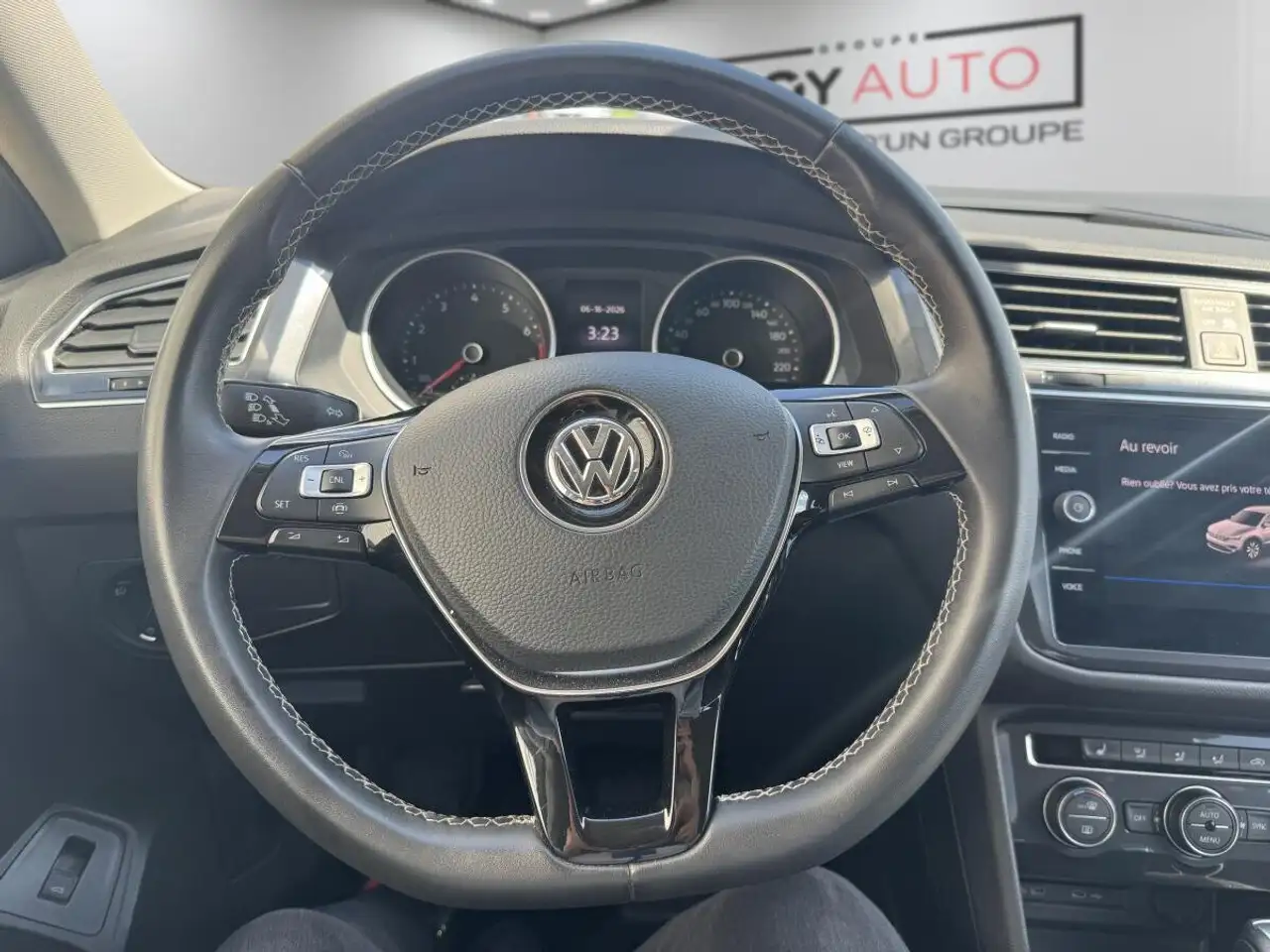 Volkswagen Tiguan снимка Volkswagen Tiguan