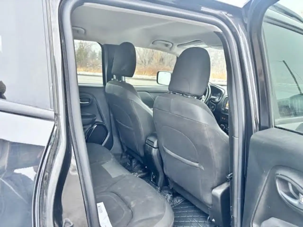 Jeep Renegade снимка Jeep Renegade