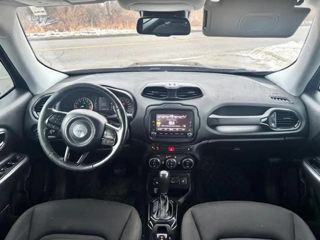 Jeep Renegade снимка Jeep Renegade